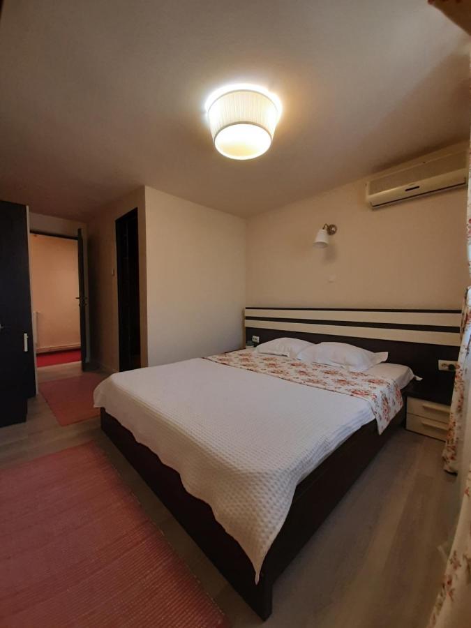 فندق Casa Flamingo كرايوفا المظهر الخارجي الصورة